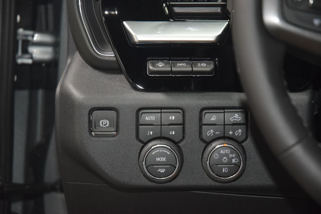 2026 Chevrolet Silverado 1500 4WD Crew Cab 147" High Country - 23018802 - 36