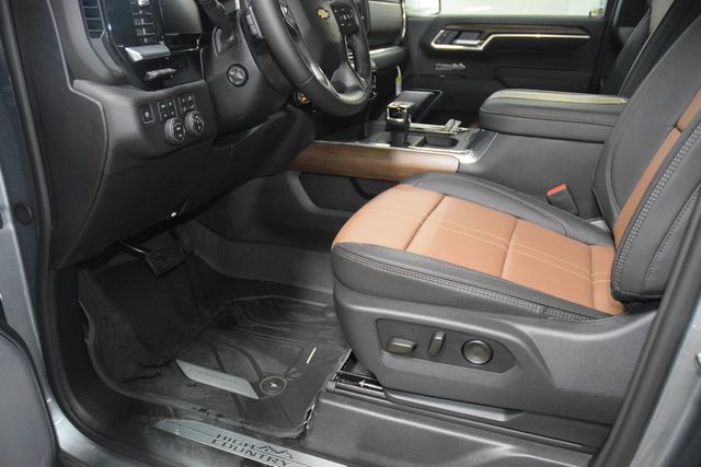 2026 Chevrolet Silverado 1500 4WD Crew Cab 147" High Country - 23018802 - 40