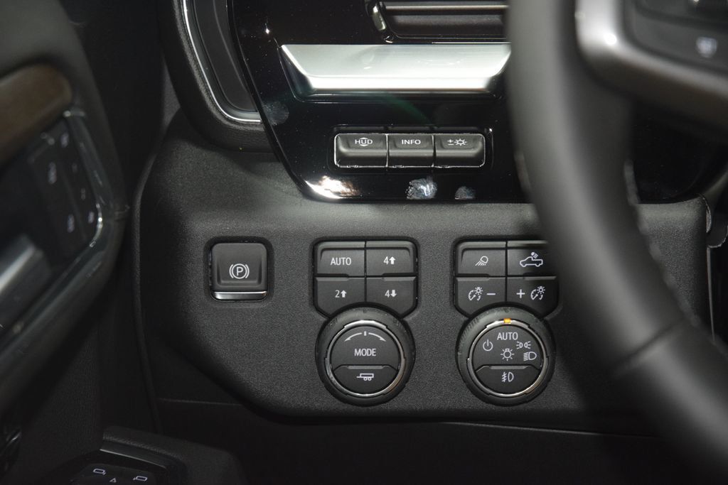 2026 Chevrolet Silverado 1500 4WD Crew Cab 147" High Country - 23020394 - 36