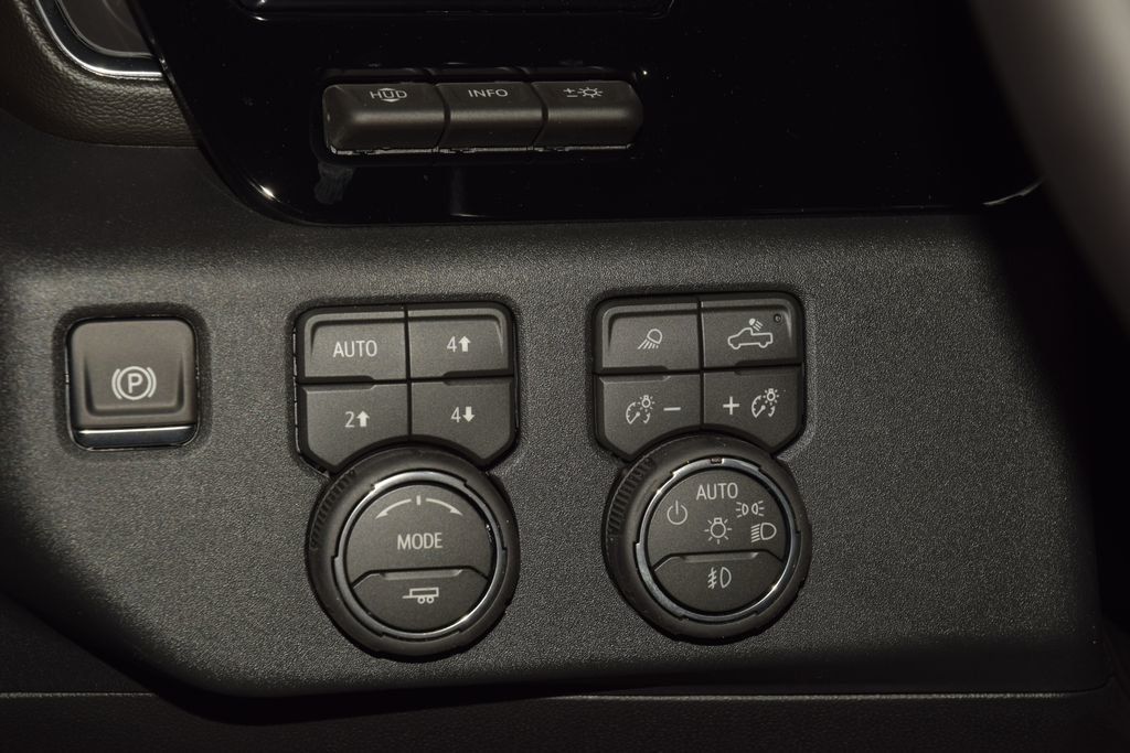 2026 Chevrolet Silverado 1500 4WD Crew Cab 147" High Country - 23024068 - 35