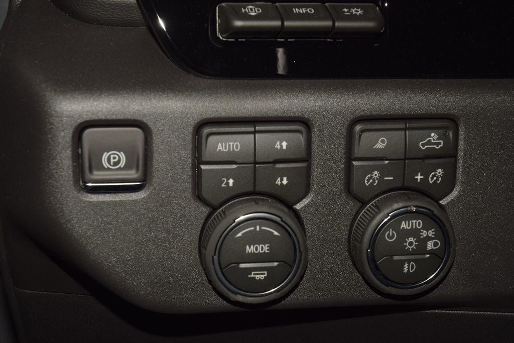 2026 Chevrolet Silverado 1500 4WD Crew Cab 147" High Country - 23062191 - 35