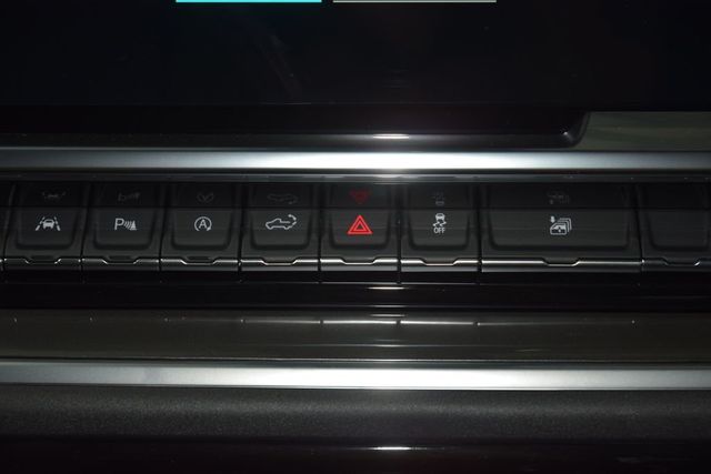 2026 Chevrolet Silverado 1500 4WD Crew Cab 147" High Country - 23062198 - 32