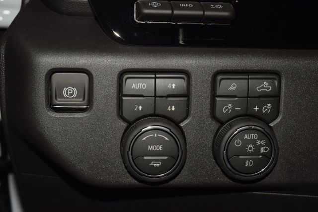 2026 Chevrolet Silverado 1500 4WD Crew Cab 147" High Country - 23062198 - 35