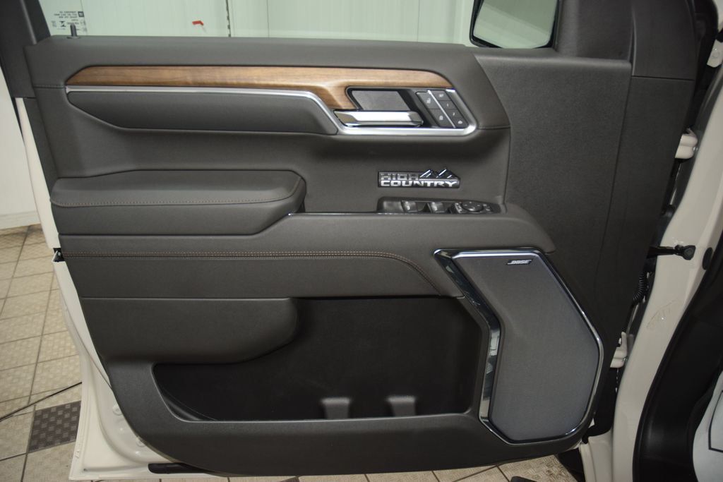2026 Chevrolet Silverado 1500 4WD Crew Cab 147" High Country - 23062201 - 49