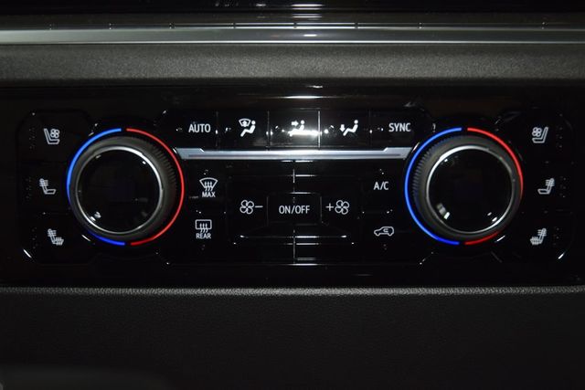 2026 Chevrolet Silverado 1500 4WD Crew Cab 147" High Country - 23062290 - 32