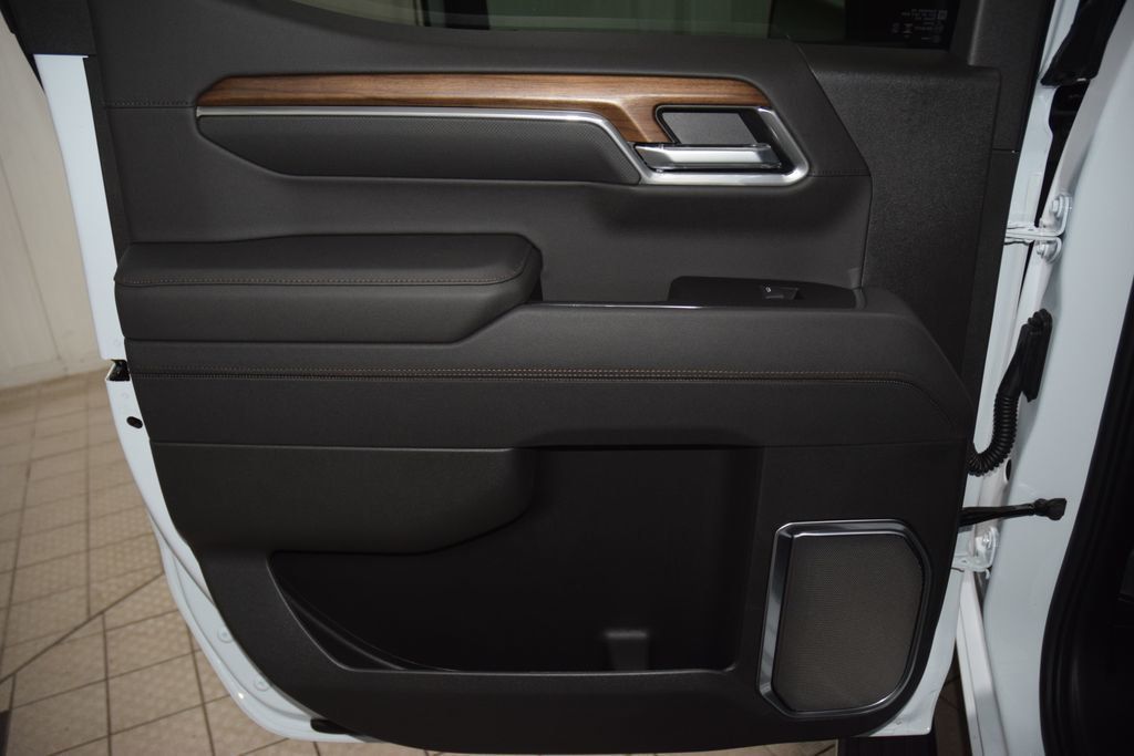 2026 Chevrolet Silverado 1500 4WD Crew Cab 147" High Country - 23062290 - 46