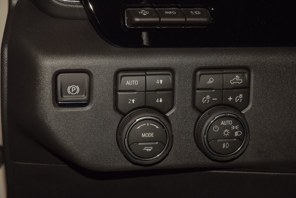2026 Chevrolet Silverado 1500 4WD Crew Cab 147" High Country - 23071444 - 35