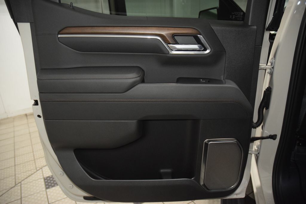 2026 Chevrolet Silverado 1500 4WD Crew Cab 147" High Country - 23071444 - 47