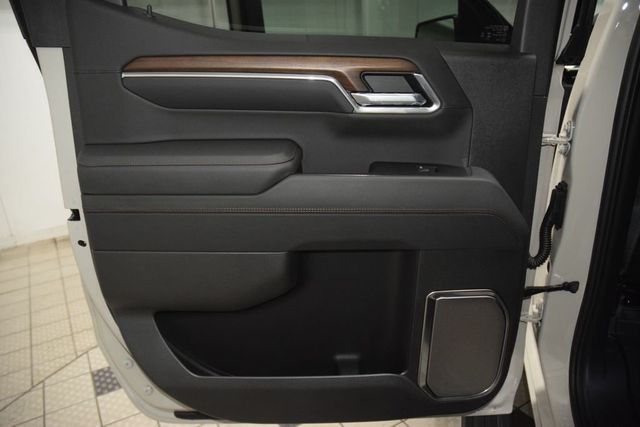 2026 Chevrolet Silverado 1500 4WD Crew Cab 147" High Country - 23071444 - 47