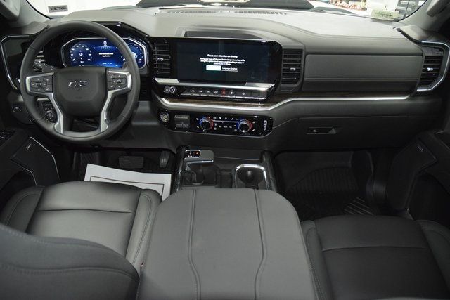 2026 Chevrolet Silverado 1500 4WD Crew Cab 147" LT Trail Boss - 22943834 - 32