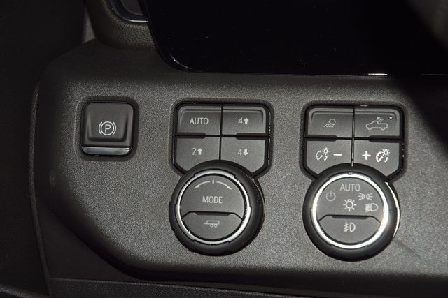 2026 Chevrolet Silverado 1500 4WD Crew Cab 147" LT Trail Boss - 22943834 - 37