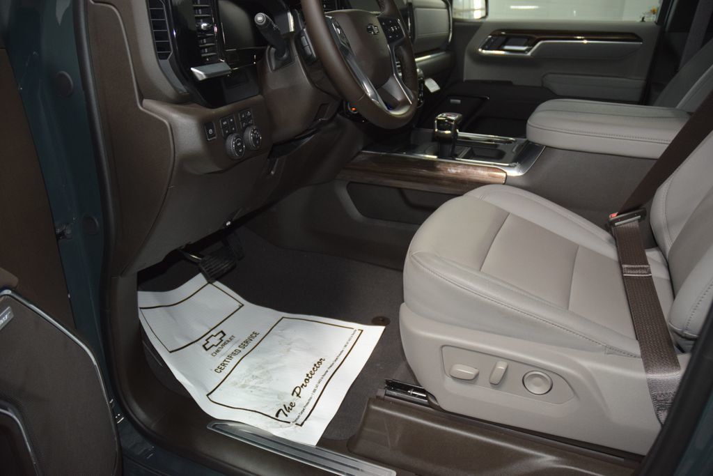 2026 Chevrolet Silverado 1500 4WD Crew Cab 147" LT Trail Boss - 23004759 - 41