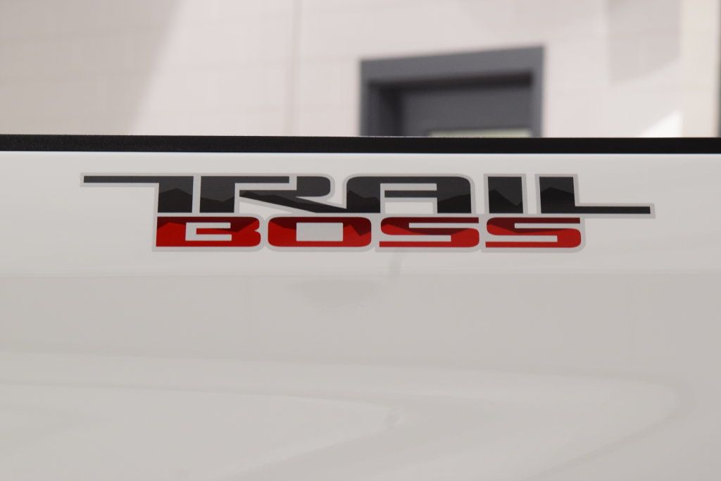2026 Chevrolet Silverado 1500 4WD Crew Cab 147" LT Trail Boss - 23081433 - 28