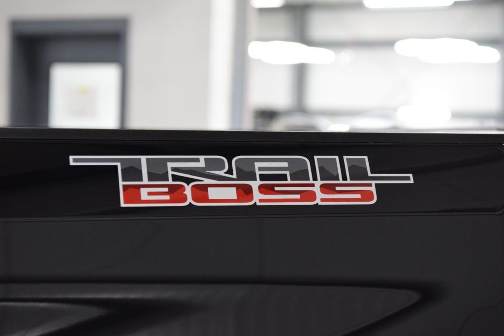 2026 Chevrolet Silverado 1500 4WD Crew Cab 147" LT Trail Boss - 23081470 - 28