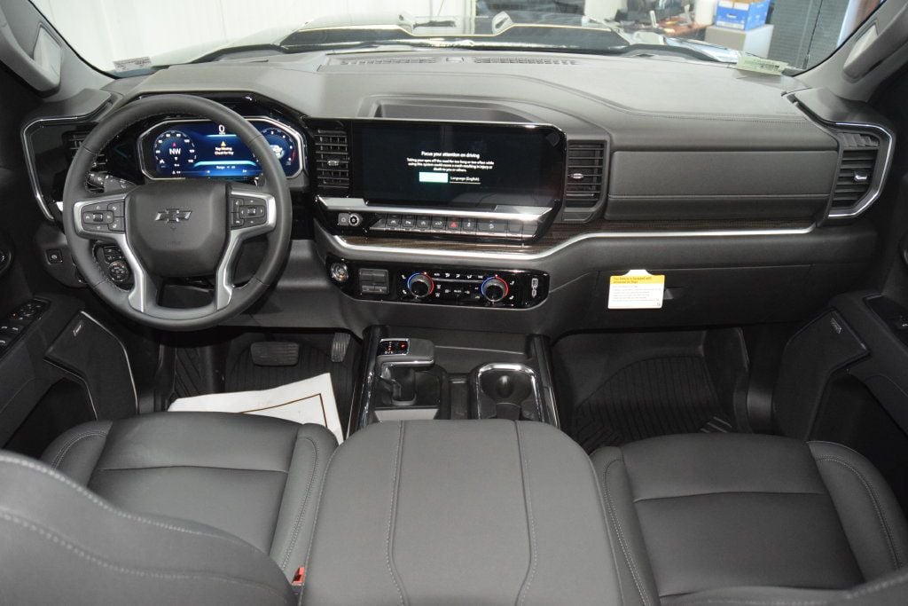2026 Chevrolet Silverado 1500 4WD Crew Cab 147" LT Trail Boss - 23081470 - 33