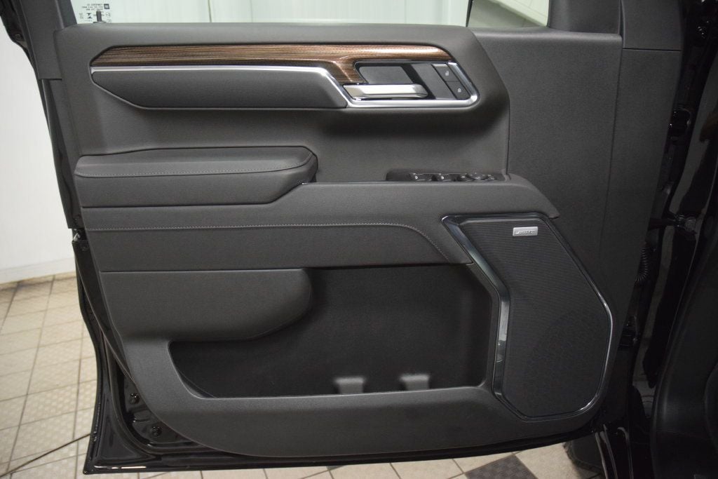 2026 Chevrolet Silverado 1500 4WD Crew Cab 147" LT Trail Boss - 23081470 - 50