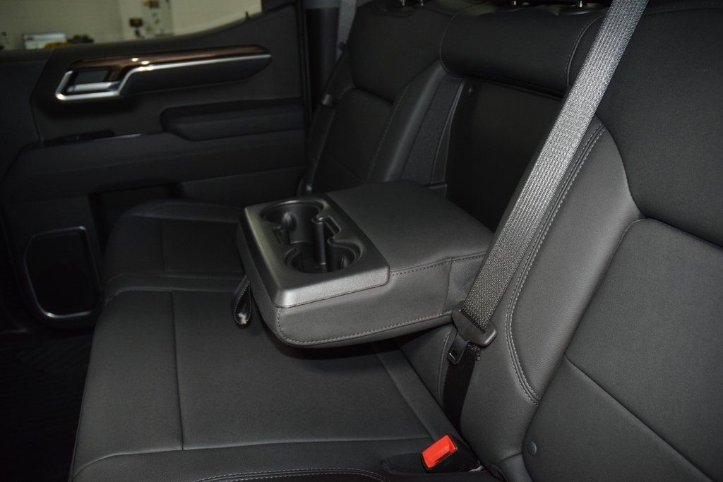 2026 Chevrolet Silverado 1500 4WD Crew Cab 147" LT w/1LT - 22961437 - 35