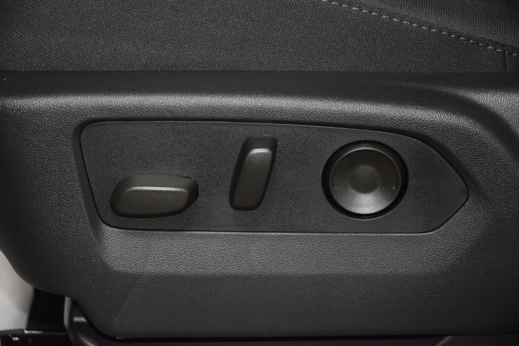 2026 Chevrolet Silverado 1500 4WD Crew Cab 147" LT w/1LT - 23058020 - 38
