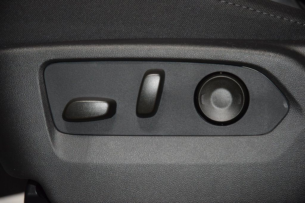 2026 Chevrolet Silverado 1500 4WD Crew Cab 147" LT w/2FL - 22948739 - 40