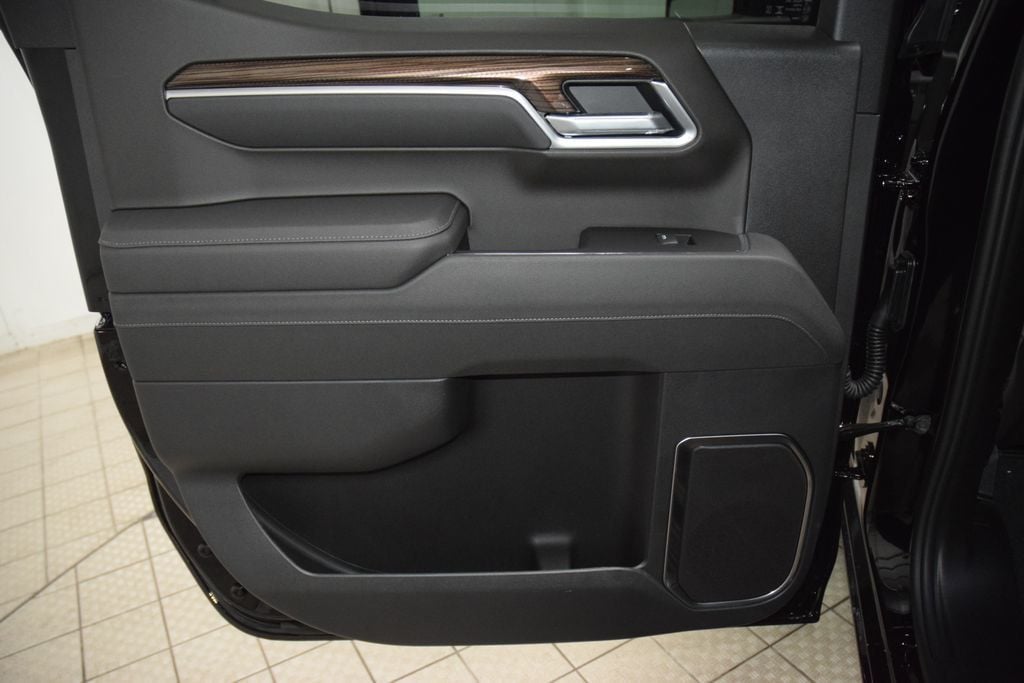 2026 Chevrolet Silverado 1500 4WD Crew Cab 147" LT w/2FL - 23057956 - 45