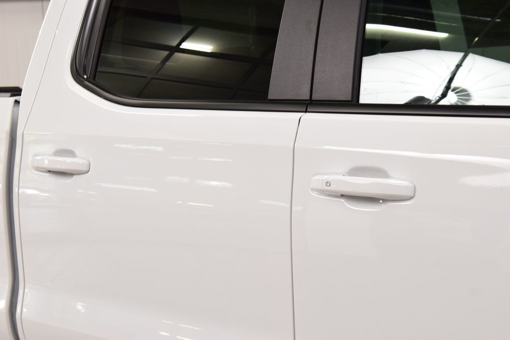 2026 Chevrolet Silverado 1500 4WD Crew Cab 147" LT w/2FL - 23060395 - 17
