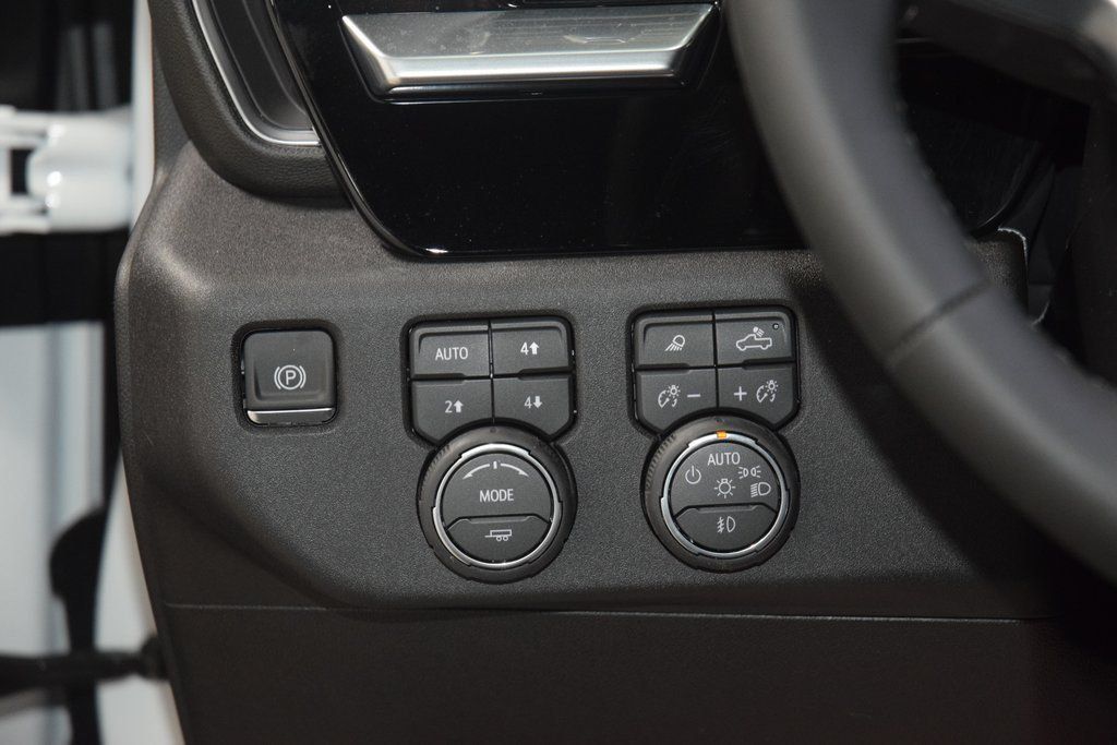 2026 Chevrolet Silverado 1500 4WD Crew Cab 147" RST - 22988376 - 35