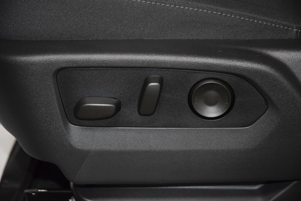 2026 Chevrolet Silverado 1500 4WD Crew Cab 147" RST - 23049171 - 42