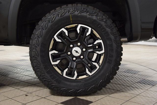 2026 Chevrolet Silverado 1500 4WD Crew Cab 147" ZR2 - 22940610 - 28