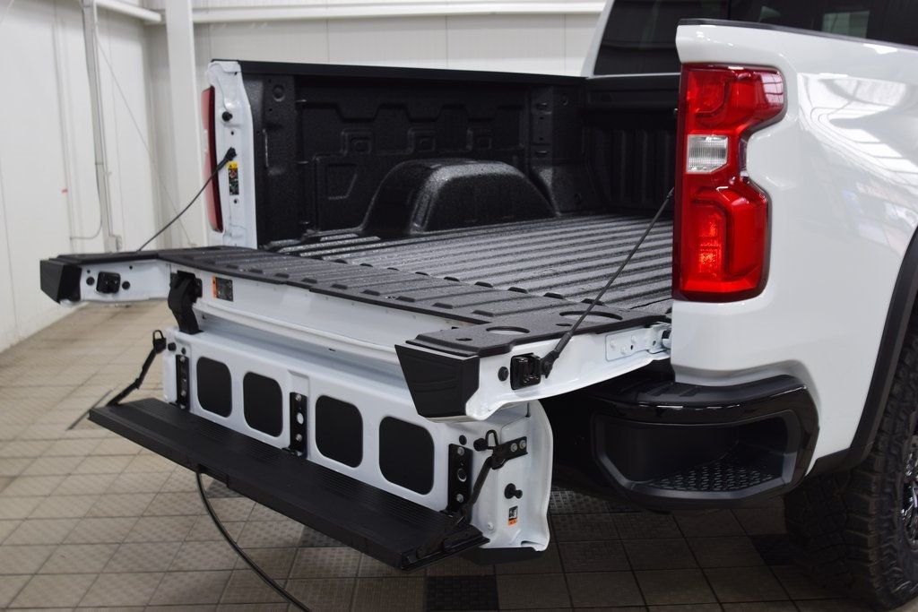 2026 Chevrolet Silverado 1500 4WD Crew Cab 147" ZR2 - 22976043 - 28