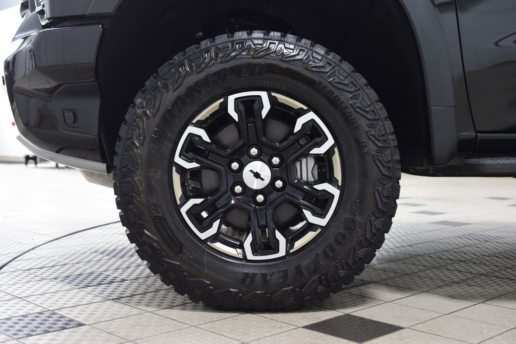 2026 Chevrolet Silverado 1500 4WD Crew Cab 147" ZR2 - 23018801 - 30