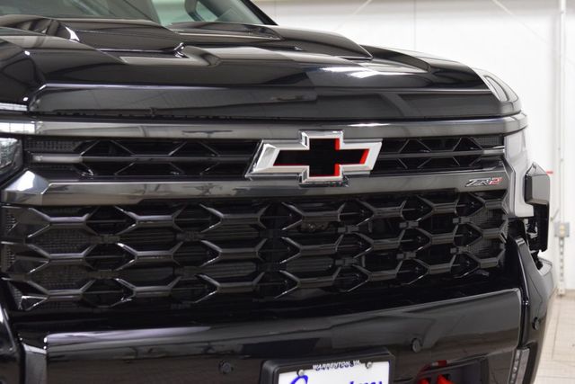 2026 Chevrolet Silverado 1500 4WD Crew Cab 147" ZR2 - 23027015 - 10