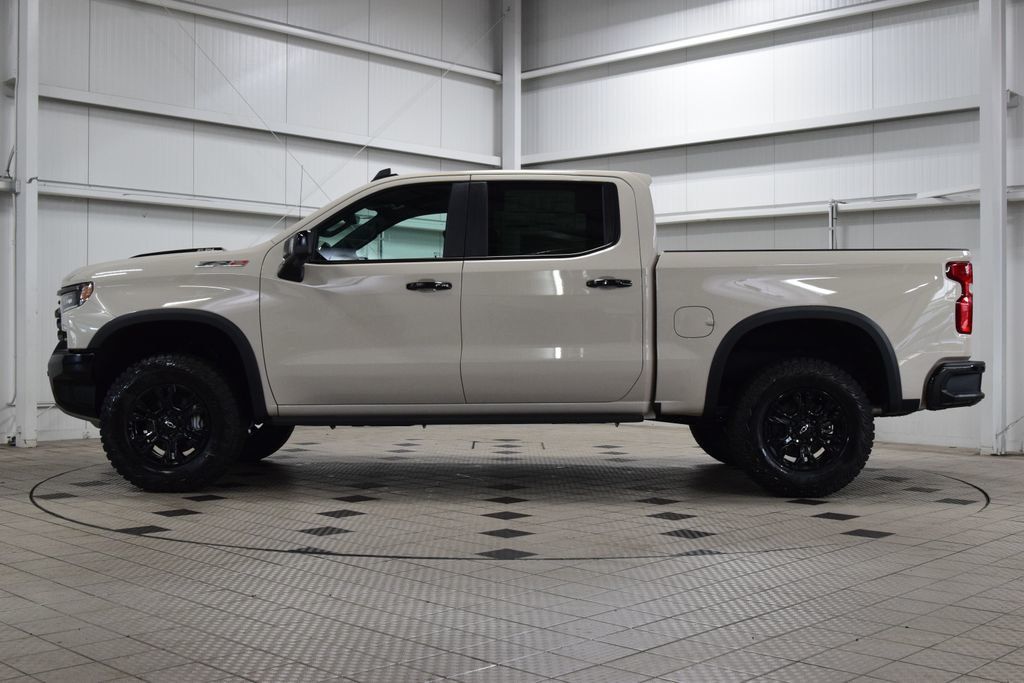 2026 Chevrolet Silverado 1500 4WD Crew Cab 147" ZR2 - 23028562 - 3