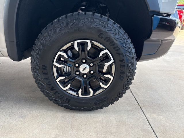 2026 Chevrolet Silverado 1500 4WD Crew Cab 147" ZR2 - 23020661 - 10