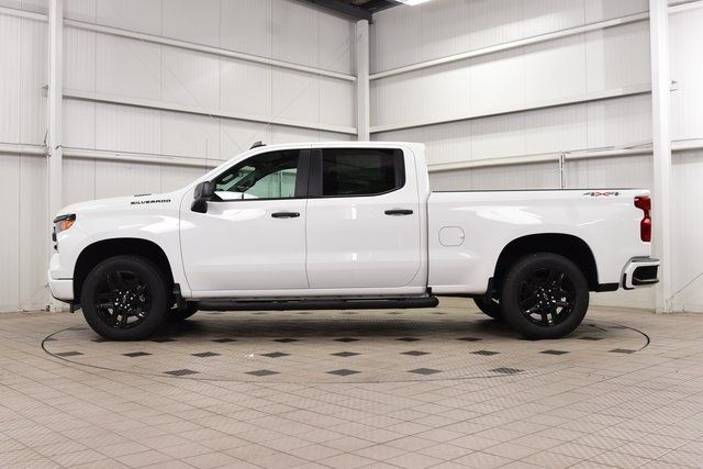 2026 Chevrolet Silverado 1500 4WD Crew Cab 157" Custom - 22940570 - 3