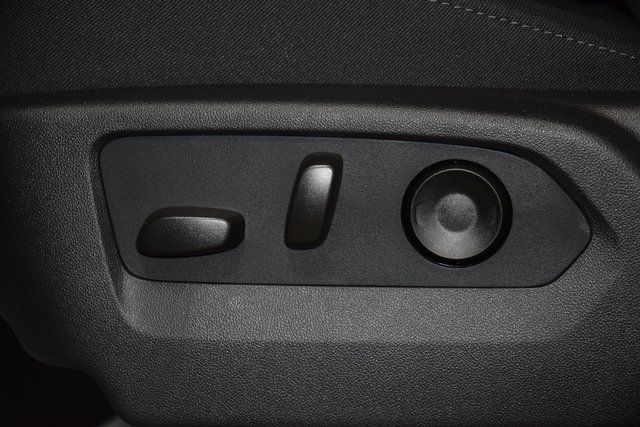 2026 Chevrolet Silverado 1500 4WD Crew Cab 157" Custom - 22940570 - 39