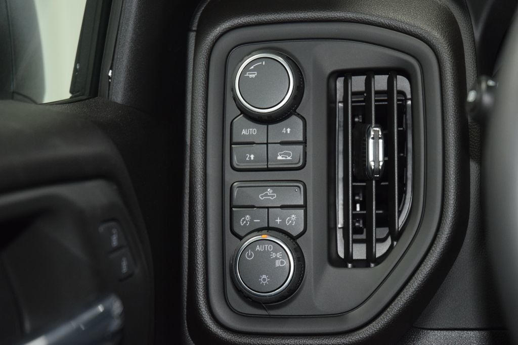 2026 Chevrolet Silverado 1500 4WD Crew Cab 157" Custom - 22996964 - 37