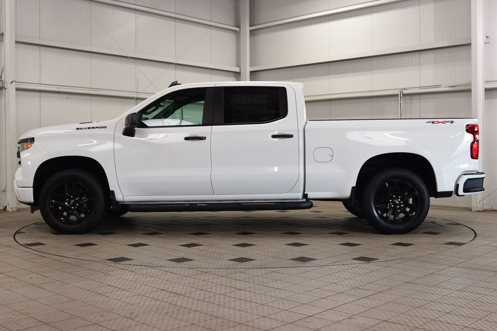 2026 Chevrolet Silverado 1500 4WD Crew Cab 157" Custom - 22996964 - 3