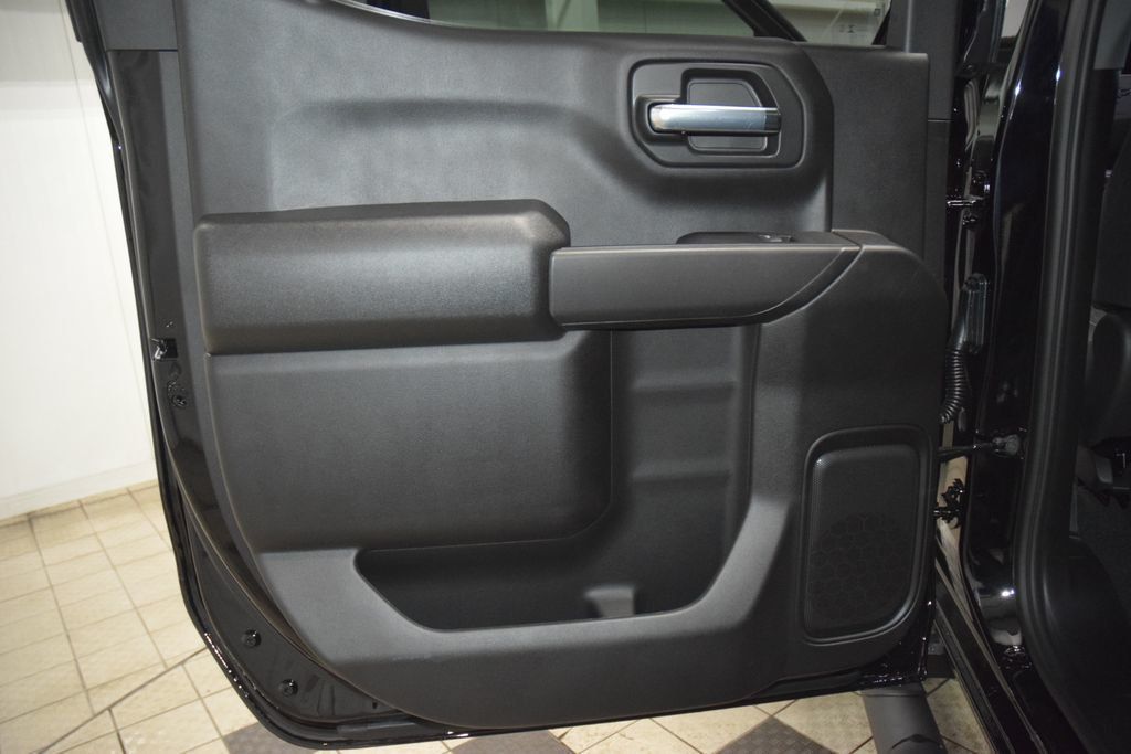 2026 Chevrolet Silverado 1500 4WD Crew Cab 157" Custom - 22999524 - 43