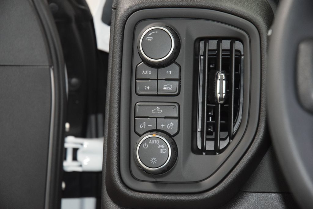 2026 Chevrolet Silverado 1500 4WD Crew Cab 157" Custom - 22999571 - 36