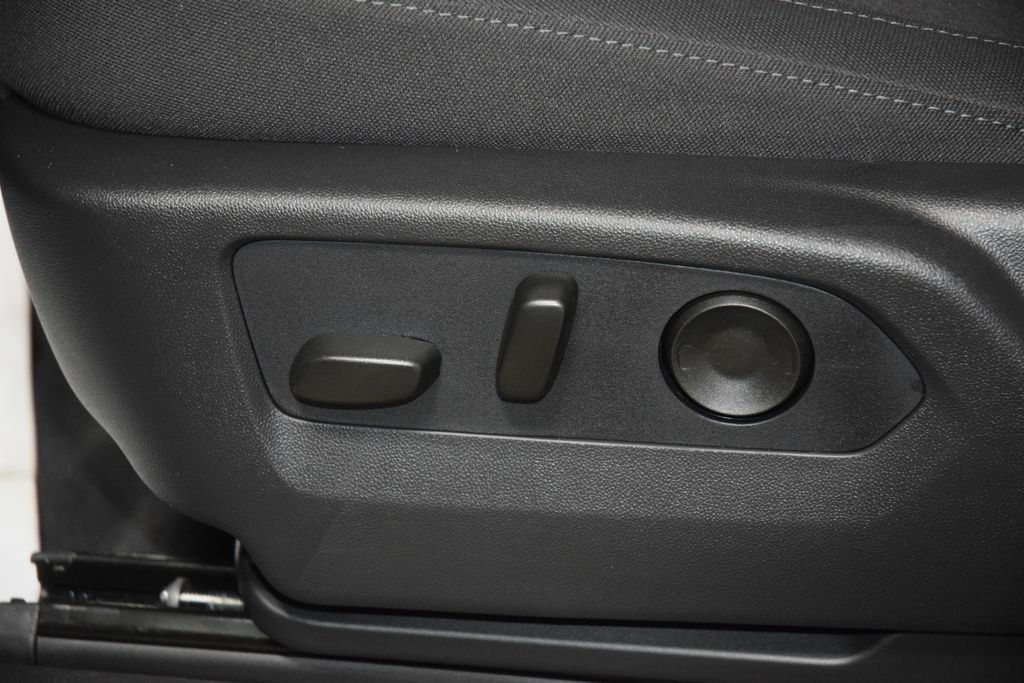 2026 Chevrolet Silverado 1500 4WD Crew Cab 157" Custom - 22999571 - 40