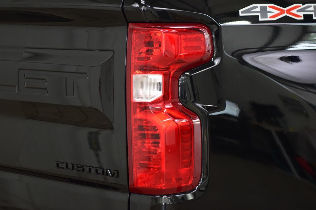 2026 Chevrolet Silverado 1500 4WD Crew Cab 157" Custom - 23040211 - 18
