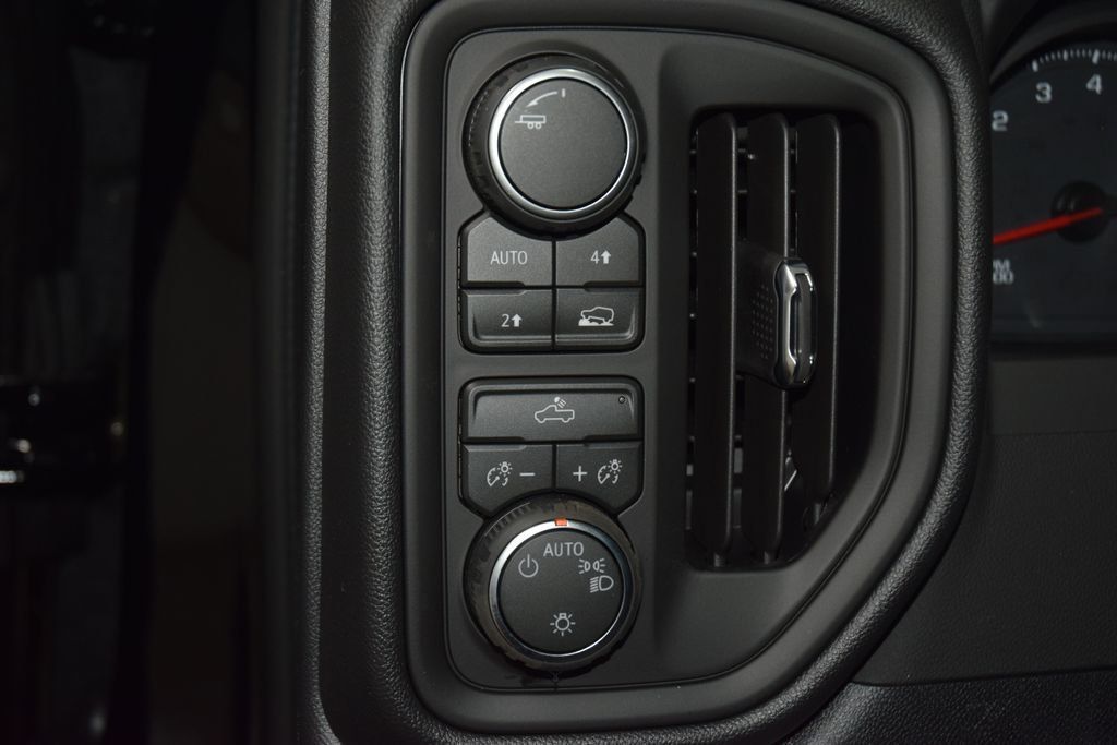 2026 Chevrolet Silverado 1500 4WD Crew Cab 157" Custom - 23040211 - 34