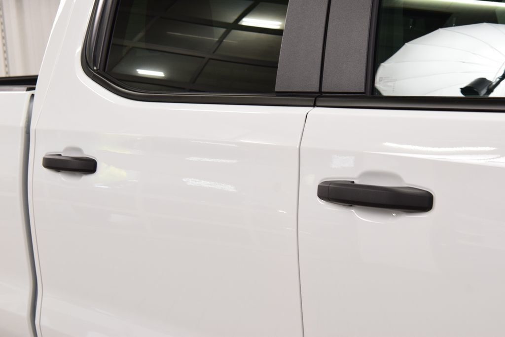 2026 Chevrolet Silverado 1500 4WD Crew Cab 157" Custom - 23065870 - 18