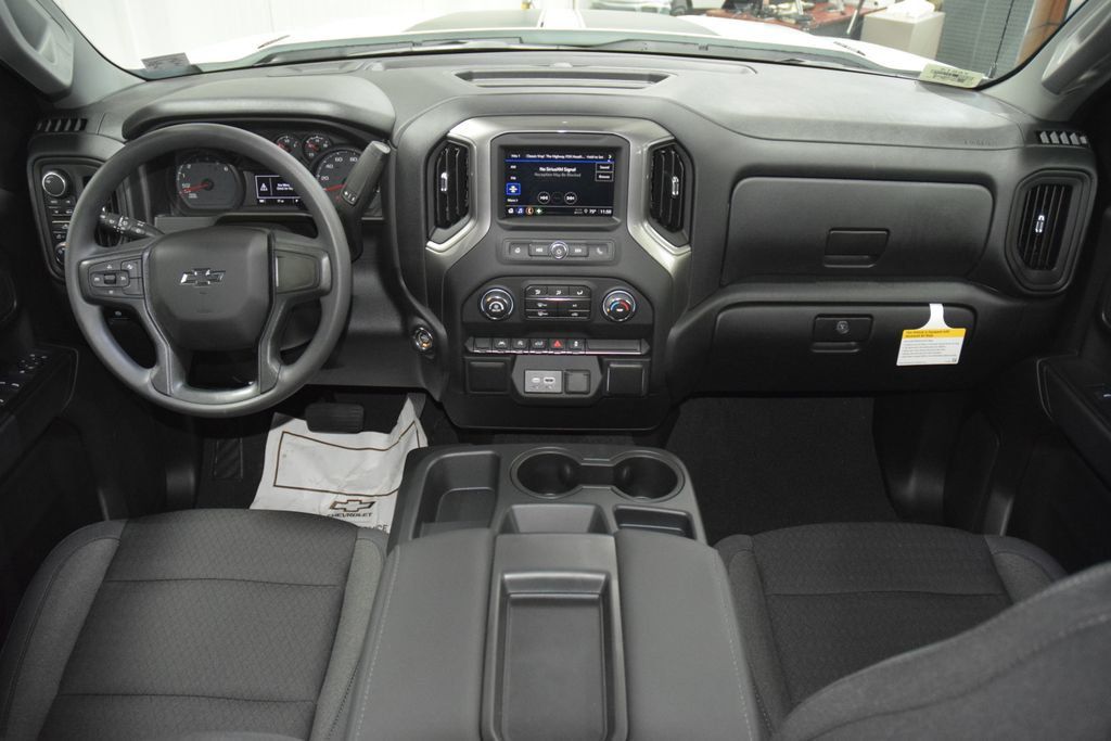 2026 Chevrolet Silverado 1500 4WD Crew Cab 157" Custom - 23065870 - 31