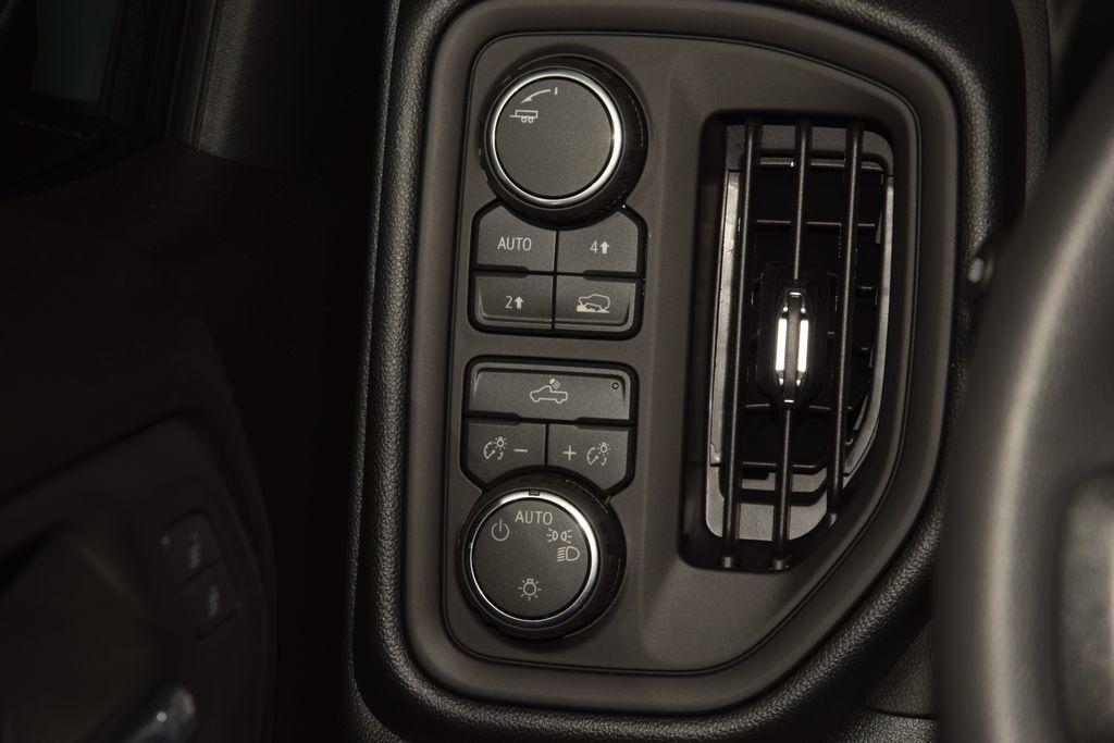 2026 Chevrolet Silverado 1500 4WD Crew Cab 157" Custom - 23065870 - 35