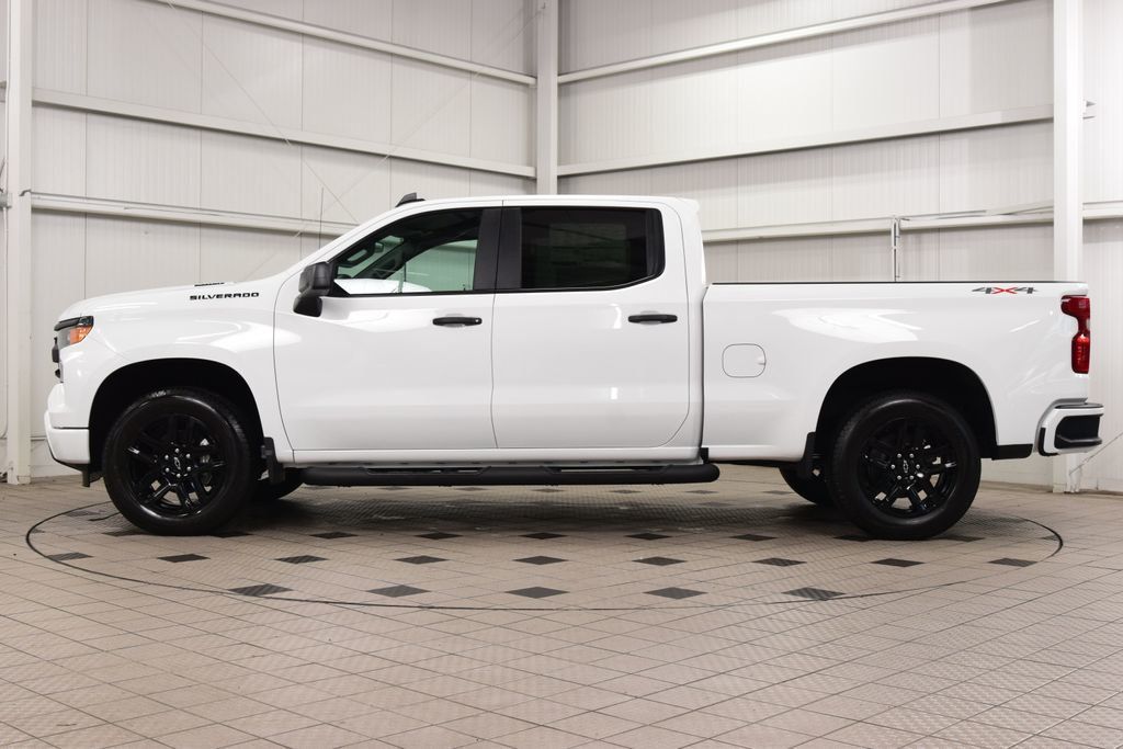 2026 Chevrolet Silverado 1500 4WD Crew Cab 157" Custom - 23065870 - 3