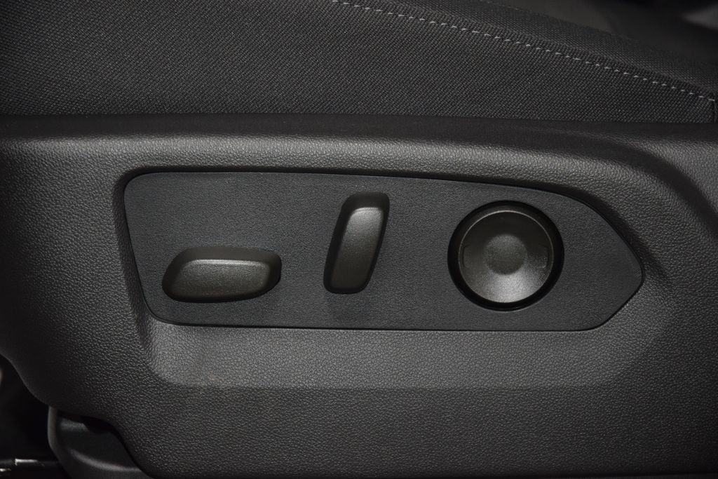 2026 Chevrolet Silverado 1500 4WD Crew Cab 157" Custom - 23065870 - 40