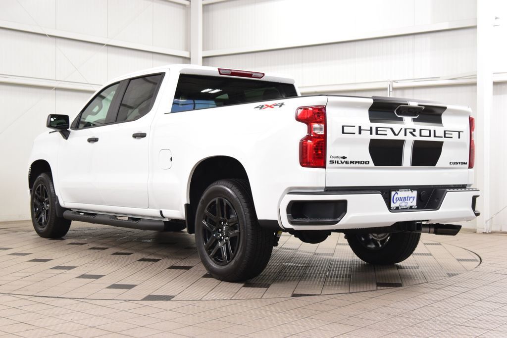 2026 Chevrolet Silverado 1500 4WD Crew Cab 157" Custom - 23065870 - 5