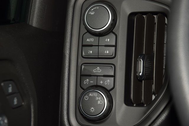 2026 Chevrolet Silverado 1500 4WD Crew Cab 157" Custom Trail Boss - 22943862 - 33