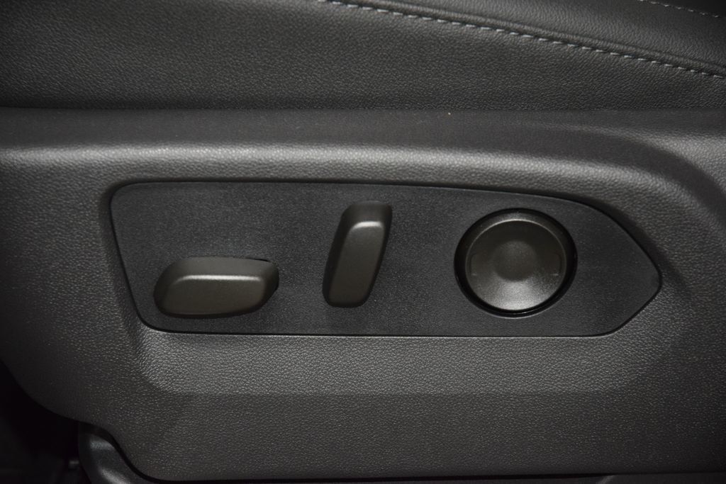 2026 Chevrolet Silverado 1500 4WD Crew Cab 157" LT - 23062736 - 38
